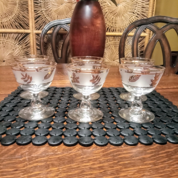Vintage MCM Libbey Gold Leaf Cordial Glasses - Set of 6 - Picture 1 of 5